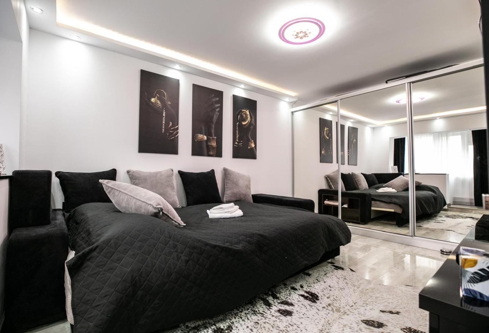 Black&White Mountain - Adults Only Petrosani Ngoại thất bức ảnh