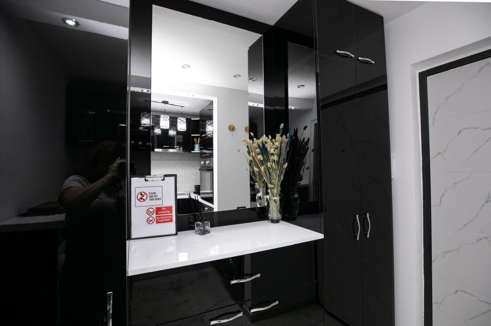 Black&White Mountain - Adults Only Petrosani Ngoại thất bức ảnh